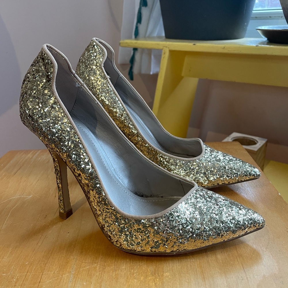 Pegabo Gold Glitter High Heels